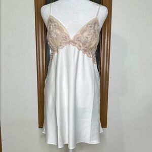 Flora Nikrooz Rosa Charmuse Chemise Ivory Cream Lace Trim Size Large NWT